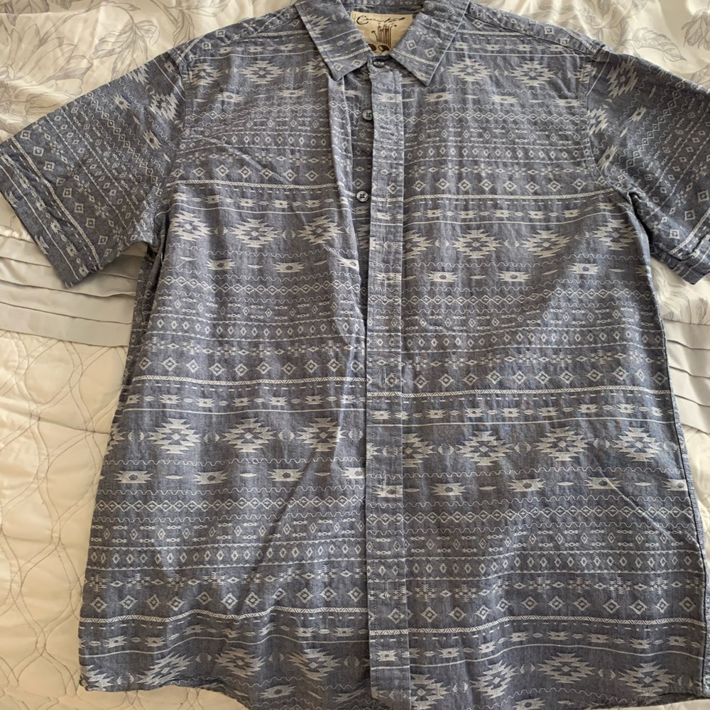 Tillys men’s button down shirt